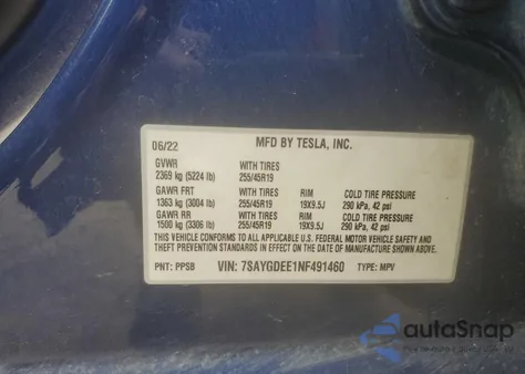 2022 Tesla Model Y z USA, uszkodzony, nr VIN 7SAYGDEE1NF491460